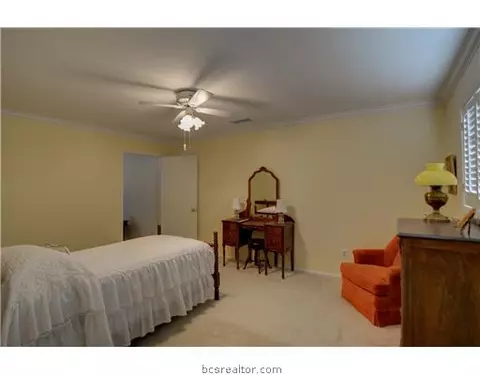 2707 Pinehurst Cir, Bryan, TX 77802 photo 11