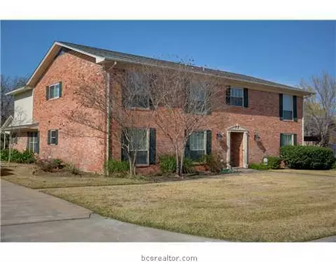 2707 Pinehurst Cir, Bryan, TX 77802 photo 1