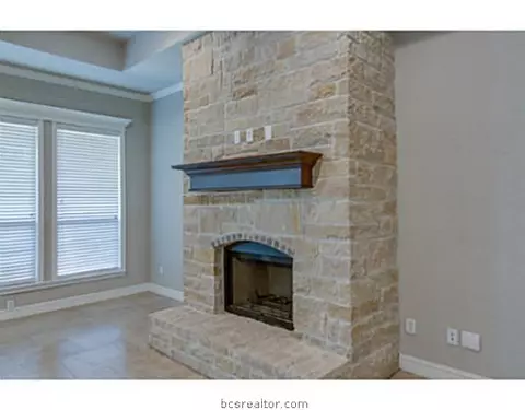 3325 Covington Ct, Bryan, TX 77808 photo 4