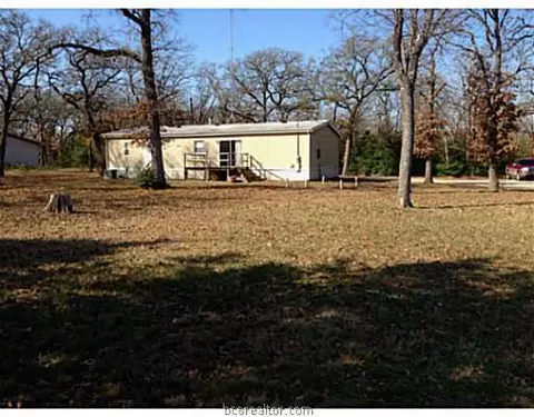 900 Deer Hill Dr, Bryan, TX 77807 photo 2