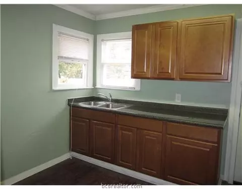 105 Midway, Bryan, TX 77801 photo 6