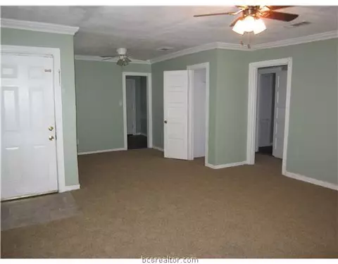 105 Midway, Bryan, TX 77801 photo 4