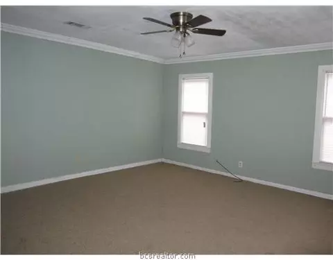 105 Midway, Bryan, TX 77801 photo 3