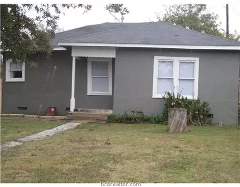 105 Midway, Bryan, TX 77801 photo 2