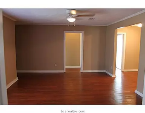 1405 E 29th St, Bryan, TX 77802 photo 3