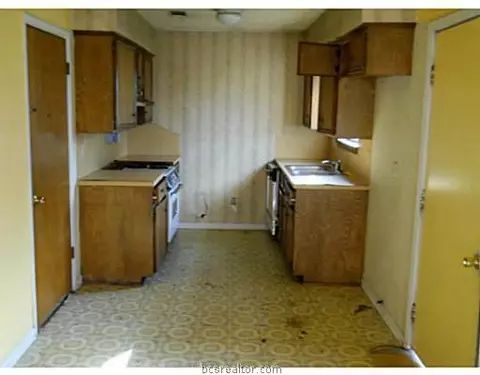 2521 Bexar Grass, Bryan, TX 77802 photo 2