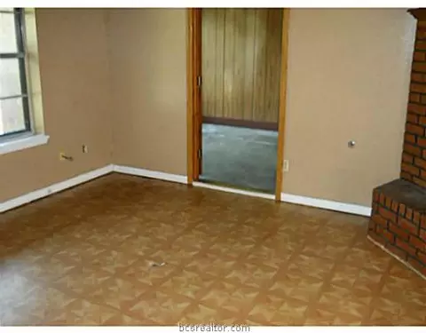 2521 Bexar Grass, Bryan, TX 77802 photo 4