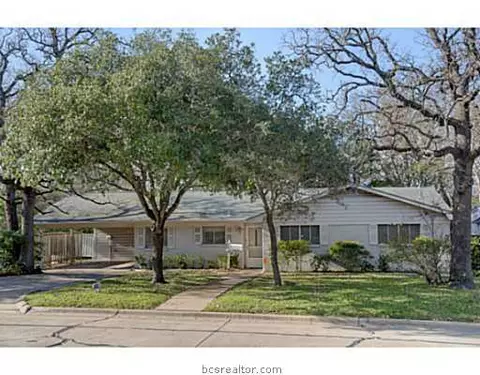208 Greenway Dr, Bryan, TX 77801 photo 1