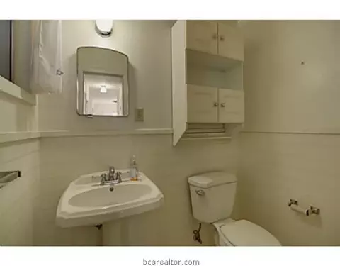 208 Greenway Dr, Bryan, TX 77801 photo 15