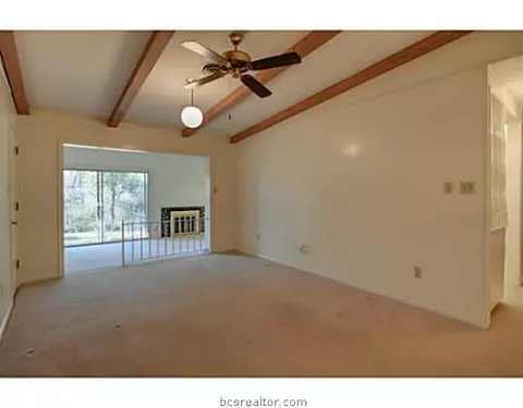 208 Greenway Dr, Bryan, TX 77801 photo 3
