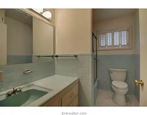 208 Greenway Dr, Bryan, TX 77801 photo 19