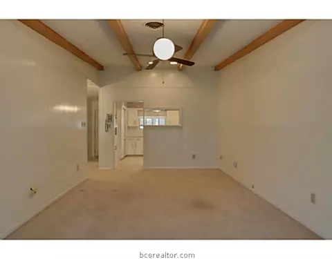 208 Greenway Dr, Bryan, TX 77801 photo 4
