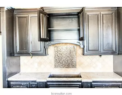 516 Jefferson St, Bryan, TX 77801 photo 2