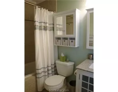 2839 Oakside, Bryan, TX 77802 photo 8