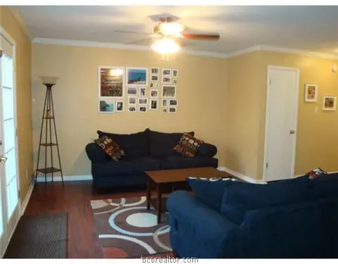 2839 Oakside, Bryan, TX 77802 photo 2