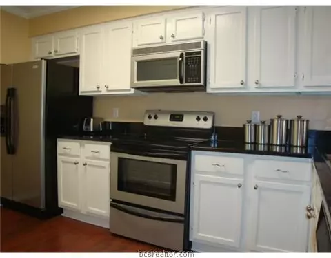 2839 Oakside, Bryan, TX 77802 photo 5