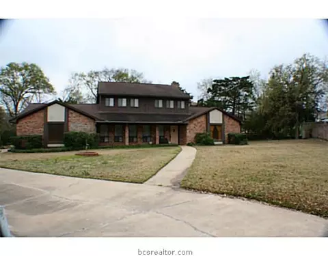 2500 Oak Cir, Bryan, TX 77802 photo 1
