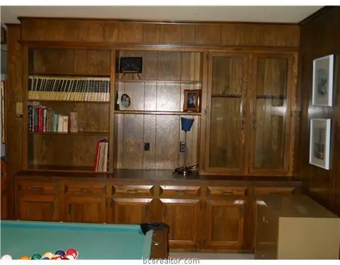2500 Oak Cir, Bryan, TX 77802 photo 7