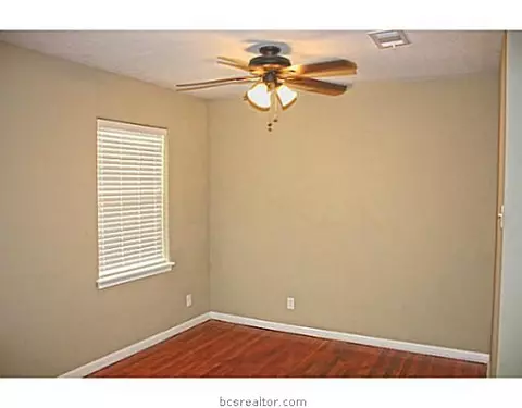 4328 Culpepper Dr, Bryan, TX 77801 photo 3