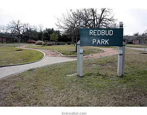 201 Redbud St, Bryan, TX 77801 photo 2