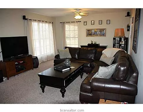 201 Redbud St, Bryan, TX 77801 photo 3