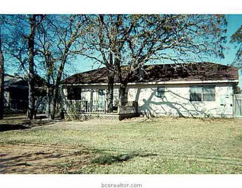 4410 Meadowbrook Dr, Bryan, TX 77802 photo 2