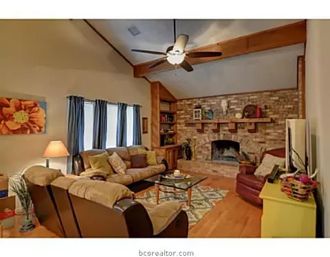 4208 Cheyenne, Bryan, TX 77802 photo 2