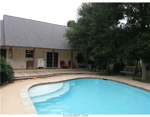 7070 Rye Loop, Bryan, TX 77807 photo 4