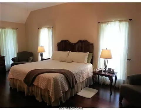 7070 Rye Loop, Bryan, TX 77807 photo 12
