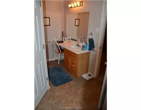 703 Chadley Ct, Bryan, TX 77803 photo 10