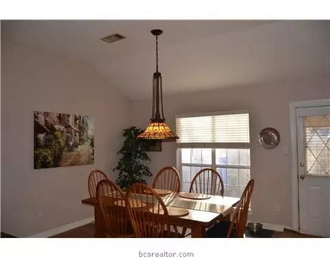 703 Chadley Ct, Bryan, TX 77803 photo 5