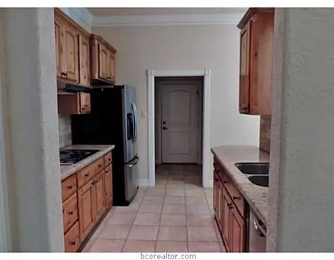 1915 Debbie Dr, Bryan, TX 77802 photo 6