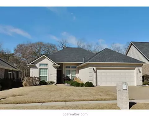 1915 Debbie Dr, Bryan, TX 77802 photo 1