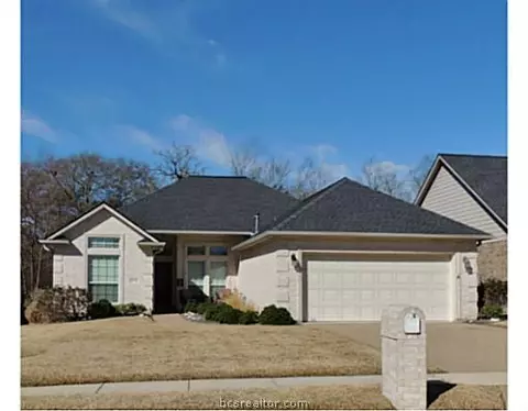 1915 Debbie Dr, Bryan, TX 77802 photo 2