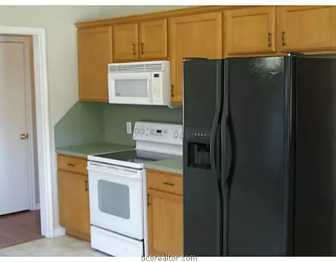 2903 Elise Ln, Bryan, TX 77802 photo 3