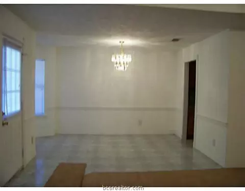 914 E 27th St, Bryan, TX 77803 photo 5