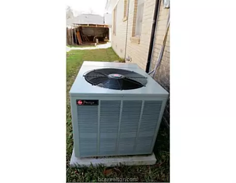 1100 E 27th St, Bryan, TX 77803 photo 16
