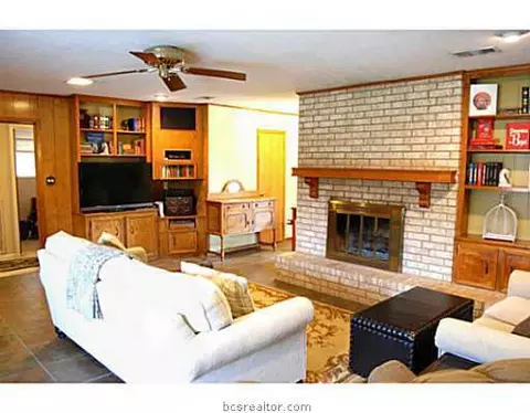 4301 Apache Ct, Bryan, TX 77802 photo 5