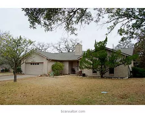 4301 Apache Ct, Bryan, TX 77802 photo 1