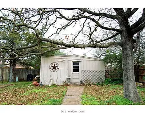 4301 Apache Ct, Bryan, TX 77802 photo 11