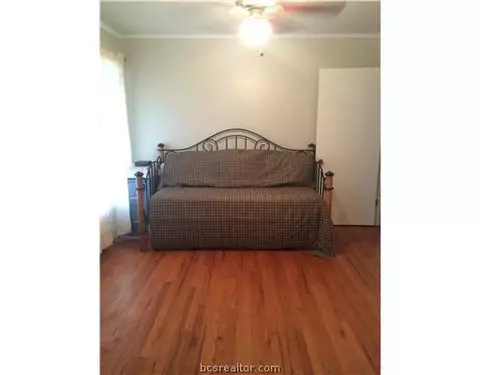 516 Helena St, Bryan, TX 77801 photo 9