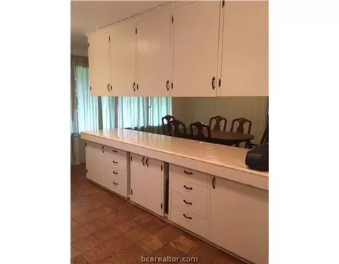 516 Helena St, Bryan, TX 77801 photo 4