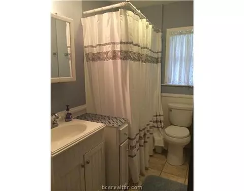 516 Helena St, Bryan, TX 77801 photo 5