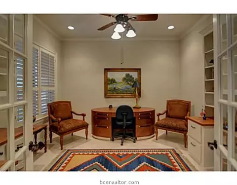 3910 Park Meadow Ln, Bryan, TX 77802 photo 8