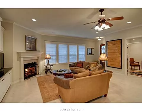 3910 Park Meadow Ln, Bryan, TX 77802 photo 7