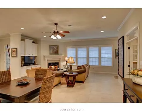 3910 Park Meadow Ln, Bryan, TX 77802 photo 6