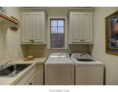3910 Park Meadow Ln, Bryan, TX 77802 photo 15
