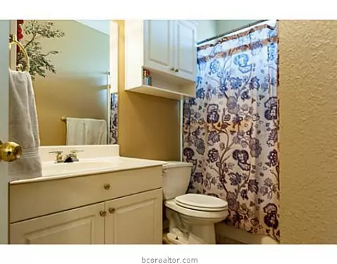 6208 Cromwell Ct, Bryan, TX 77802 photo 16