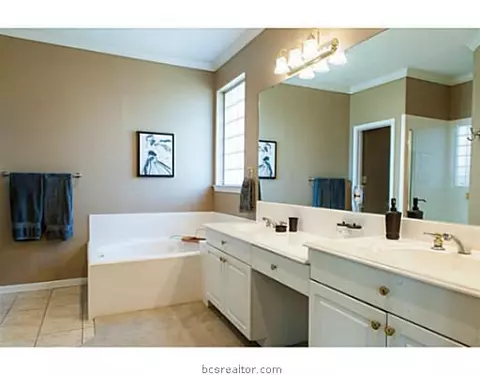 6208 Cromwell Ct, Bryan, TX 77802 photo 13