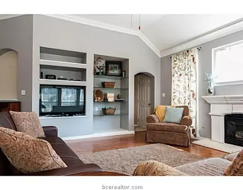 6208 Cromwell Ct, Bryan, TX 77802 photo 7
